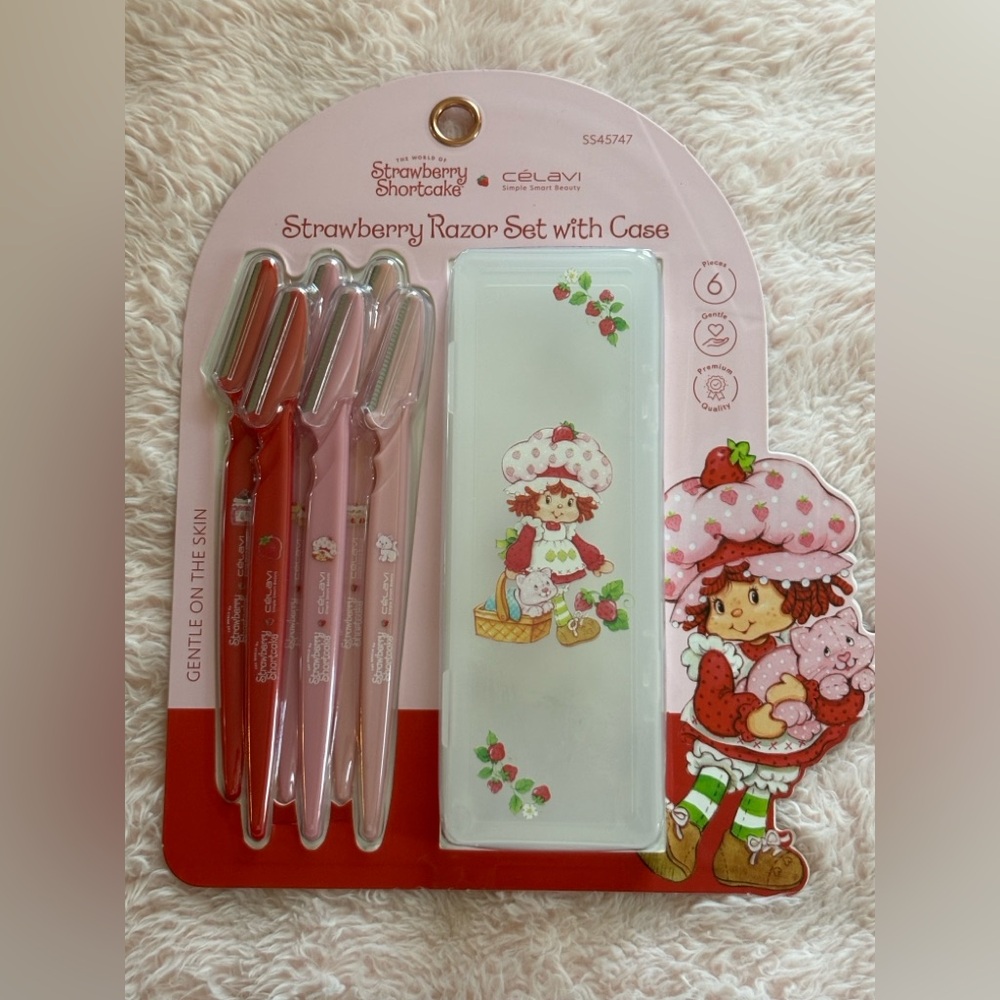 Strawberry Shortcake Gentle Facial Razor Set with Case - Pink/Red